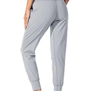 Under Armour Women's Light Gray Track Pants Size Medium